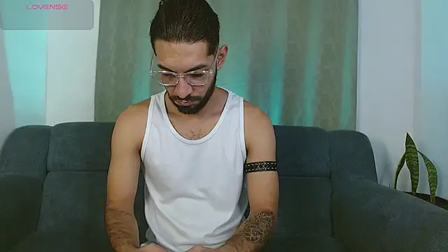 Snapshot of ReyPablo1 chatting on 10-02-25, 10:17 ReyPablo1 online show from 10-02-25, 10:17