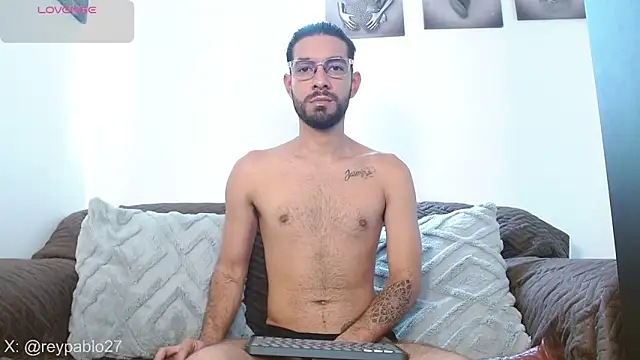 Snapshot of ReyPablo1 chatting on 11-23-25, 05:02 ReyPablo1 online show from 11-23-25, 05:02