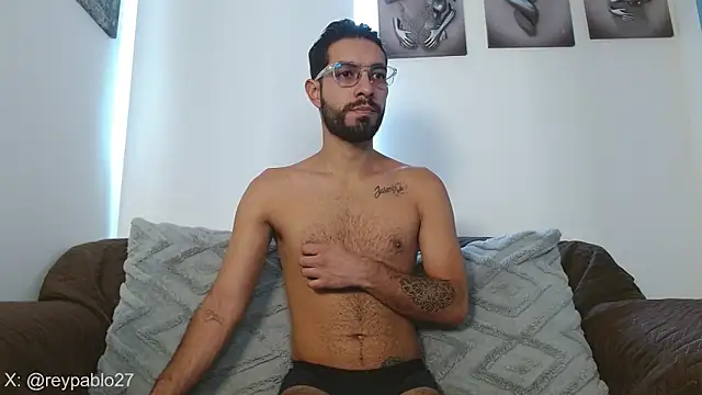 Snapshot of ReyPablo1 chatting on 11-28-25, 08:00 ReyPablo1 online show from 11-28-25, 08:00