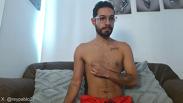Snapshot of ReyPablo1 chatting on 11-29-25, 01:58 ReyPablo1 online show from 11-29-25, 01:58