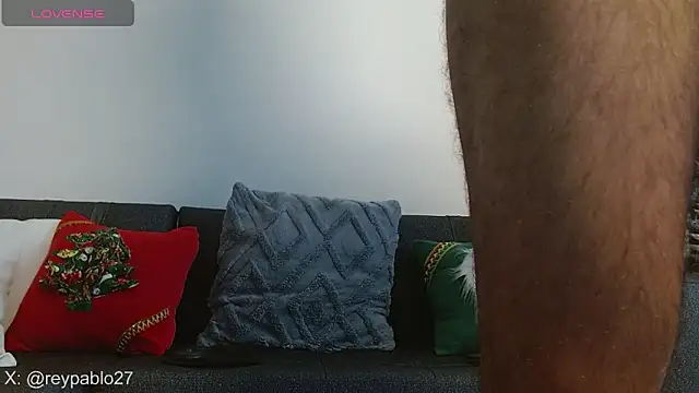 ReyPablo1 online show from 12-18-25, 08:59