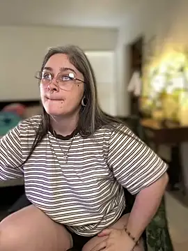 Alix Valentine online show from 12-20-25, 06:26