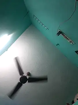 Villageanuty online show from 04-23-26, 02:35