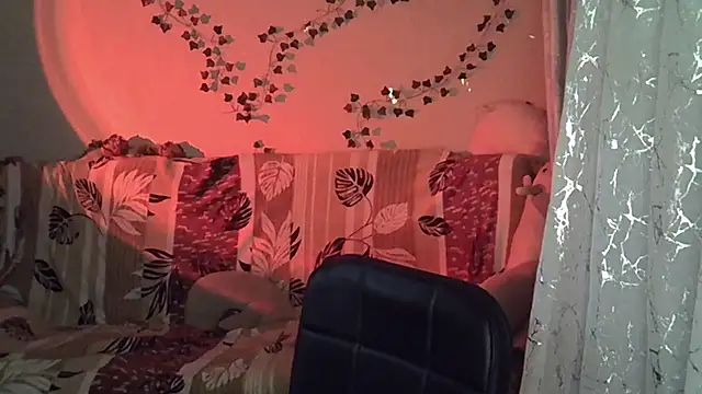 Lily Ember online show from 11-26-25, 07:04