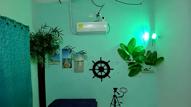 eladyrous98 online show from 10-10-25, 12:59