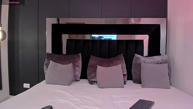 Snapshot of sofiaa_brown chatting on 11-12-25, 05:08 sofiaa brown online show from 11-12-25, 05:08