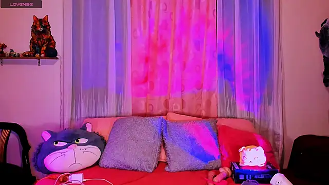 Snapshot of Rosie_Good_girl chatting on 09-15-25, 01:05 Rosie Good girl online show from 09-15-25, 01:05