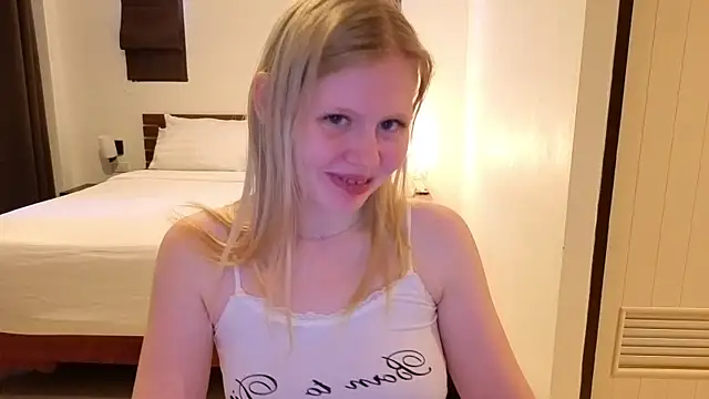 Snapshot of Wendy_228 chatting on 06-27-26, 03:55 Wendy 228 online show from 06-27-26, 03:55