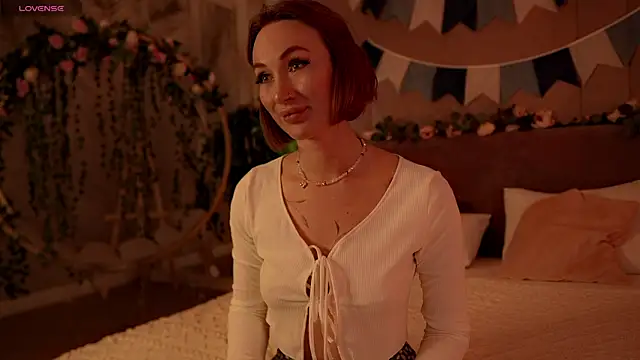 Snapshot of Serena_Waldarf chatting on 09-30-25, 04:56 Serena Waldarf online show from 09-30-25, 04:56