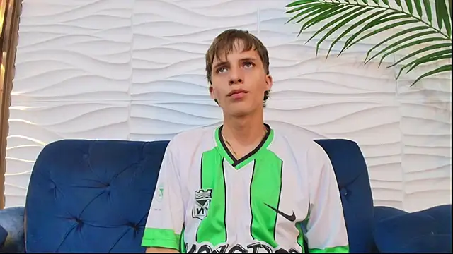 Snapshot of Pavo_tv chatting on 05-18-26, 07:31 Pavo tv online show from 05-18-26, 07:31