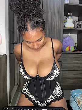 Snapshot of Mia_sweet80 chatting on 10-18-25, 02:58 Mia sweet80 online show from 10-18-25, 02:58