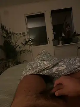 latina-pene online show from 10-30-25, 01:40