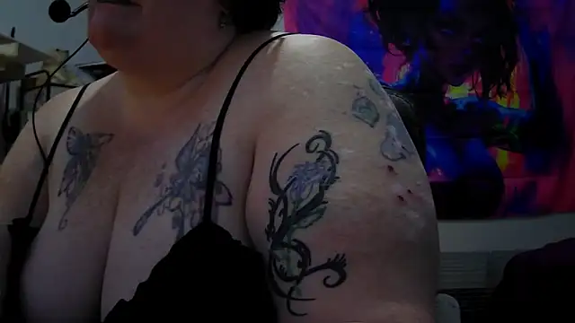 Snapshot of playfulmommy80 chatting on 10-04-25, 06:50 playfulmommy80 online show from 10-04-25, 06:50