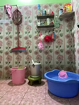 Snapshot of darkbluemoon chatting on 06-25-26, 03:28 darkbluemoon online show from 06-25-26, 03:28