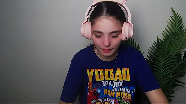 Snapshot of Sun_Shine__ chatting on 09-20-25, 08:32 Sun Shine online show from 09-20-25, 08:32