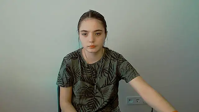 Snapshot of Sun_Shine__ chatting on 09-22-25, 05:42 Sun Shine online show from 09-22-25, 05:42