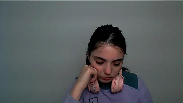 Snapshot of Sun_Shine__ chatting on 10-22-25, 10:59 Sun Shine online show from 10-22-25, 10:59