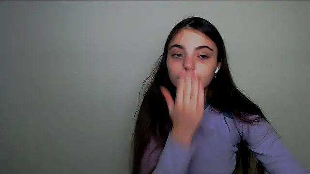 Snapshot of Sun_Shine__ chatting on 10-23-25, 02:33 Sun Shine online show from 10-23-25, 02:33