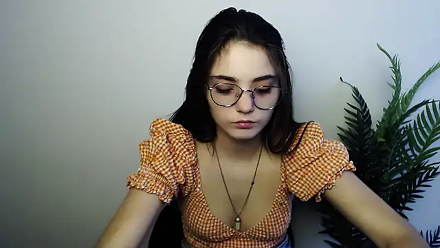 Snapshot of Sun_Shine__ chatting on 11-29-25, 09:56 Sun Shine online show from 11-29-25, 09:56