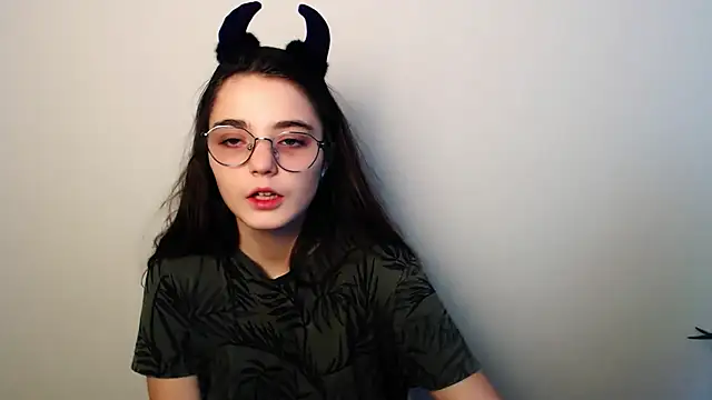 Snapshot of Sun_Shine__ chatting on 12-03-25, 07:16 Sun Shine online show from 12-03-25, 07:16