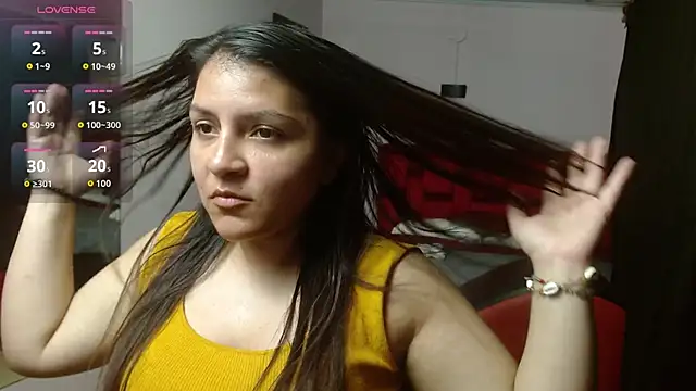 Snapshot of Sahamara_07 chatting on 11-05-25, 07:14 Sahamara 07 online show from 11-05-25, 07:14