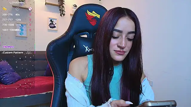 Snapshot of ViolethRosse chatting on 09-17-25, 07:37 ViolethRosse online show from 09-17-25, 07:37