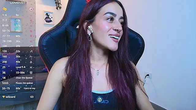 Snapshot of ViolethRosse chatting on 10-01-25, 07:42 ViolethRosse online show from 10-01-25, 07:42