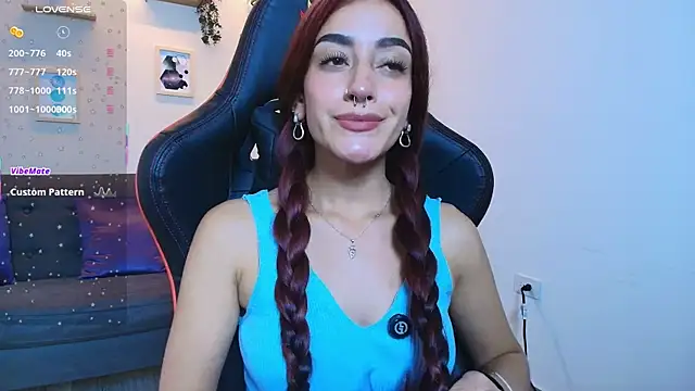 Snapshot of ViolethRosse chatting on 10-22-25, 09:03 ViolethRosse online show from 10-22-25, 09:03