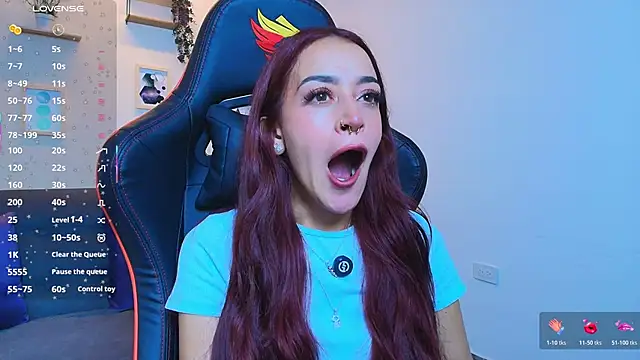 Snapshot of ViolethRosse chatting on 11-26-25, 07:48 ViolethRosse online show from 11-26-25, 07:48