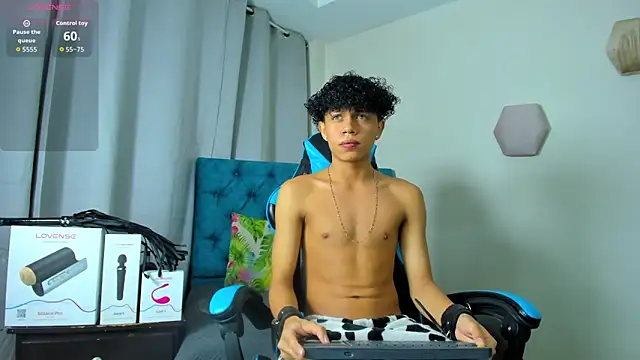 Snapshot of _taylor_black chatting on 09-11-25, 12:44  taylor black online show from 09-11-25, 12:44