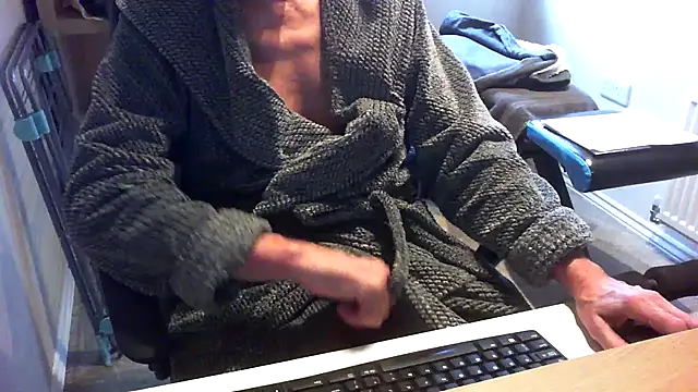 Snapshot of rogpb chatting on 01-13-26, 09:47 rogpb online show from 01-13-26, 09:47