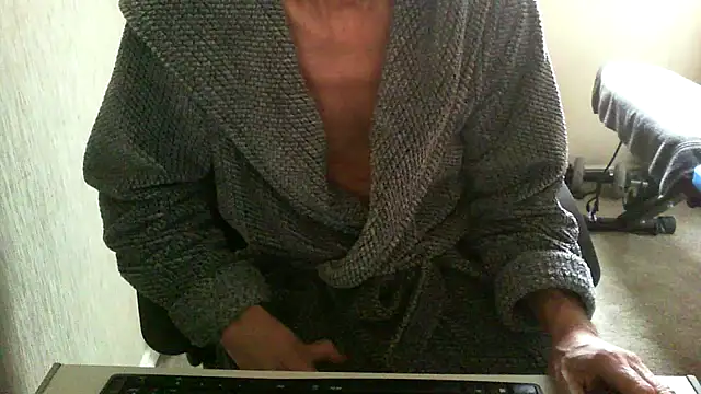 Snapshot of rogpb chatting on 02-01-26, 10:25 rogpb online show from 02-01-26, 10:25