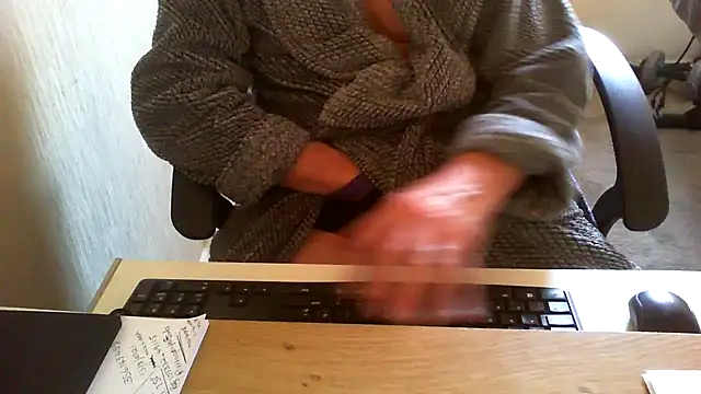 Snapshot of rogpb chatting on 02-16-26, 10:11 rogpb online show from 02-16-26, 10:11