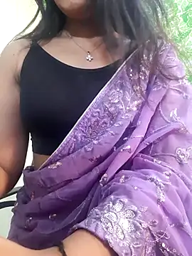 Snapshot of Monalisa670 chatting on 09-21-25, 07:43 Monalisa670 online show from 09-21-25, 07:43