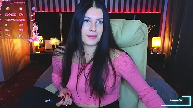 Snapshot of Neyla_Charm chatting on 10-26-25, 06:52 Neyla Charm online show from 10-26-25, 06:52