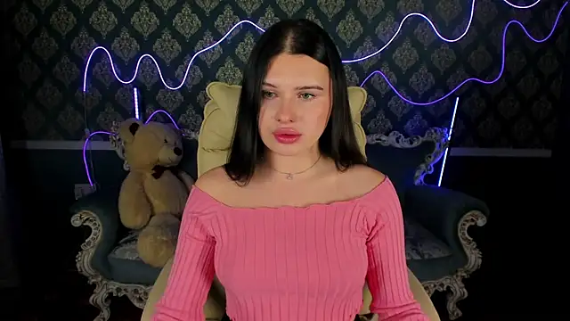 Snapshot of Neyla_Charm chatting on 11-01-25, 08:11 Neyla Charm online show from 11-01-25, 08:11