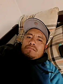 Snapshot of hernande986 chatting on 02-19-26, 09:49 hernande986 online show from 02-19-26, 09:49