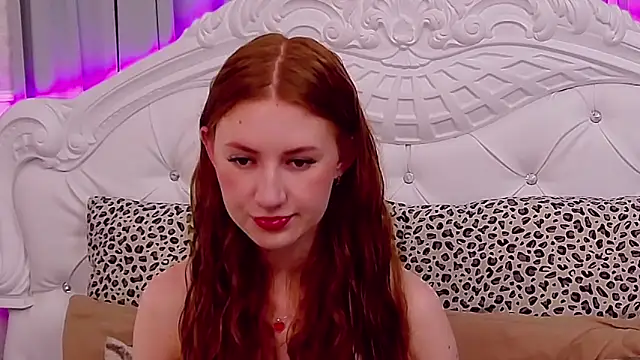 Snapshot of SaraMoor chatting on 09-12-25, 09:26 SaraMoor online show from 09-12-25, 09:26