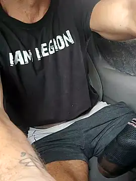 Snapshot of GreekGuyOutdoors chatting on 11-22-25, 11:53 GreekGuyOutdoors online show from 11-22-25, 11:53