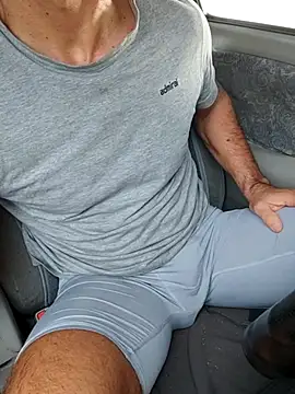 Snapshot of GreekGuyOutdoors chatting on 11-27-25, 06:04 GreekGuyOutdoors online show from 11-27-25, 06:04