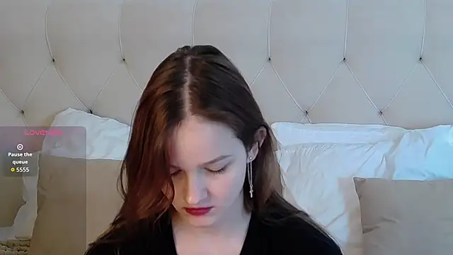 Snapshot of MichelleRoux chatting on 03-10-26, 08:25 MichelleRoux online show from 03-10-26, 08:25