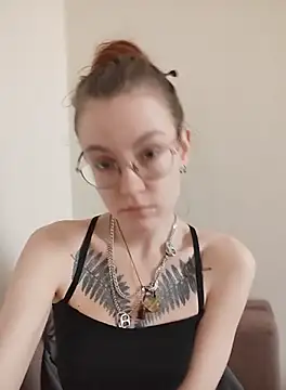 Snapshot of _arigins_ chatting on 09-25-25, 12:42  arigins  online show from 09-25-25, 12:42