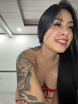 Snapshot of CrisMarulanda chatting on 06-21-26, 06:27 CrisMarulanda online show from 06-21-26, 06:27
