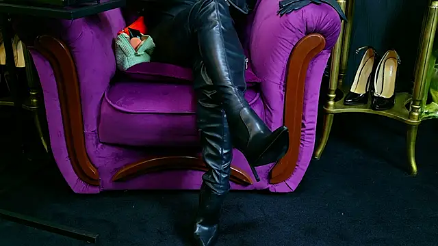 VivianReeve online show from 09-25-25, 05:22