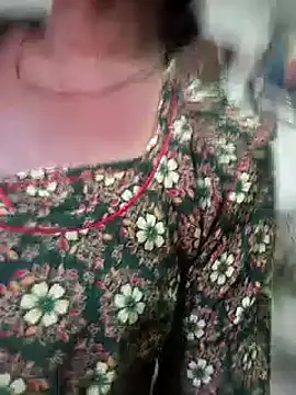 Snapshot of aunty_sumy chatting on 09-19-25, 11:00 aunty sumy online show from 09-19-25, 11:00