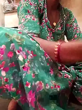 Snapshot of aunty_sumy chatting on 11-04-25, 08:35 aunty sumy online show from 11-04-25, 08:35