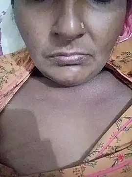 Snapshot of aunty_sumy chatting on 11-13-25, 03:55 aunty sumy online show from 11-13-25, 03:55