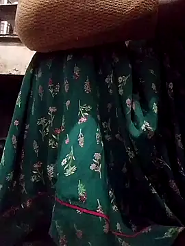 Snapshot of aunty_sumy chatting on 11-15-25, 01:47 aunty sumy online show from 11-15-25, 01:47