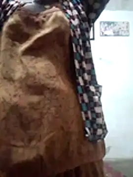 Snapshot of aunty_sumy chatting on 12-04-25, 01:04 aunty sumy online show from 12-04-25, 01:04