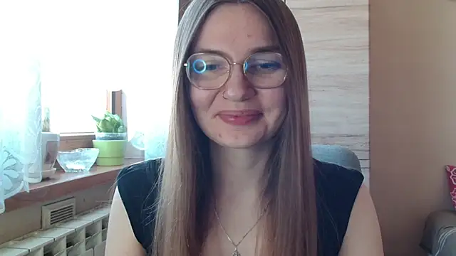 LooveELLYx online show from 04-10-26, 06:29